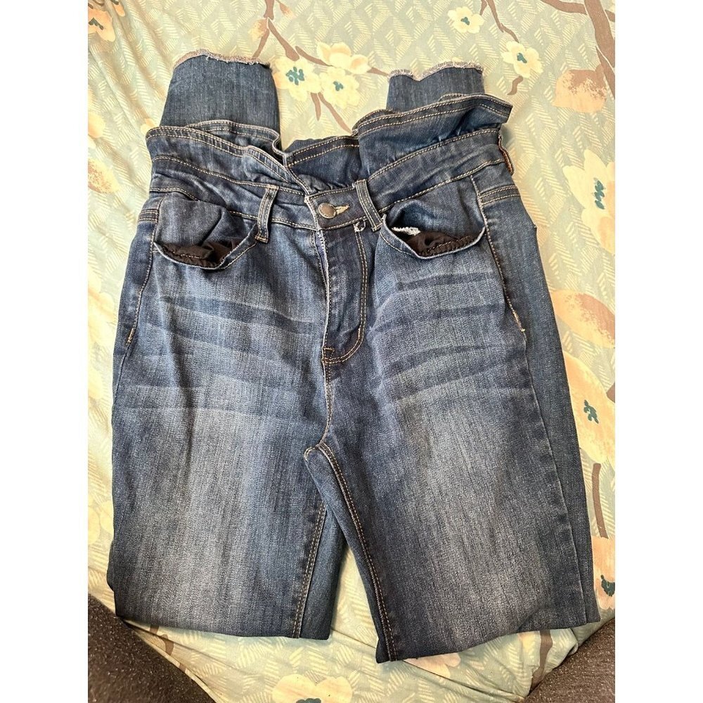6 FOR $10 C’est toi size 3 jeans